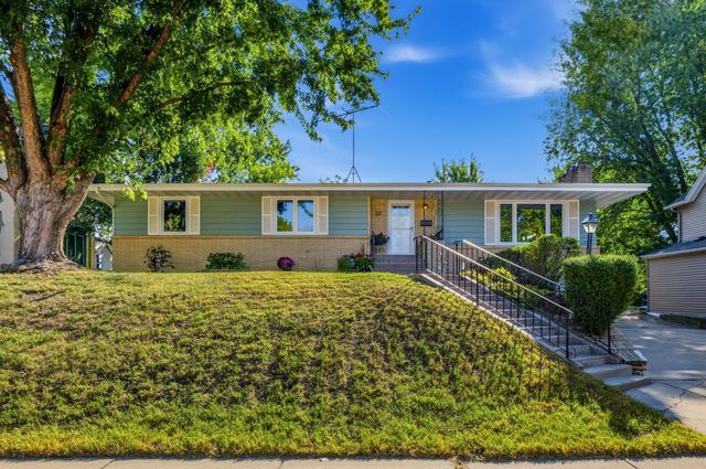 207 1st Avenue SE, New Prague, MN 56071