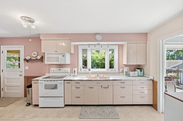 207 1st Avenue SE, New Prague, MN 56071