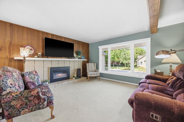 207 1st Avenue SE, New Prague, MN 56071