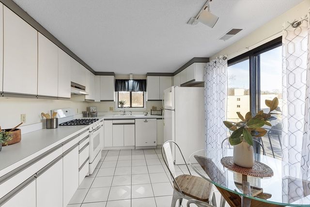 295 W. Wyoming Avenue 10C, Stoneham, MA 02180