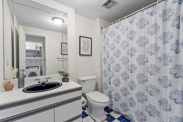 295 W. Wyoming Avenue 10C, Stoneham, MA 02180