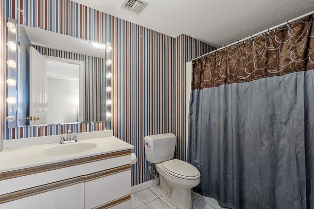 295 W. Wyoming Avenue 10C, Stoneham, MA 02180