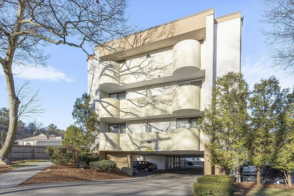 295 W. Wyoming Avenue 10C, Stoneham, MA 02180