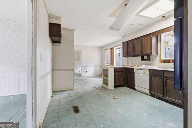 2282 Fairburn Road, Douglasville, GA 30135