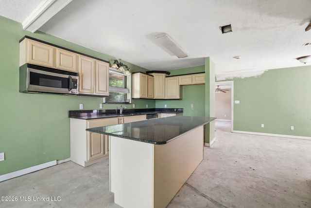1432 Sioux Bayou Drive, Gautier, MS 39553