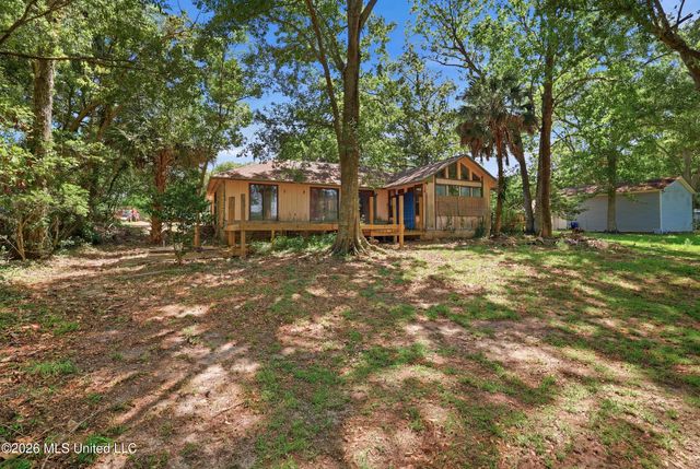 1432 Sioux Bayou Drive, Gautier, MS 39553