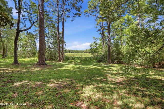 1432 Sioux Bayou Drive, Gautier, MS 39553