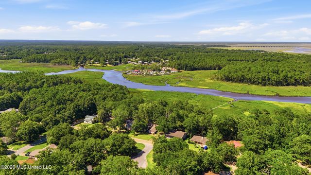 1432 Sioux Bayou Drive, Gautier, MS 39553