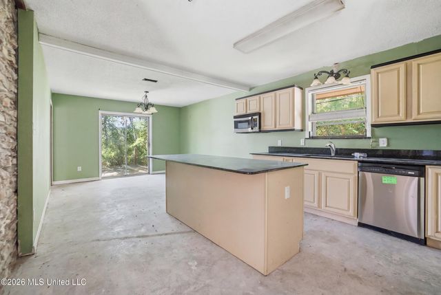 1432 Sioux Bayou Drive, Gautier, MS 39553
