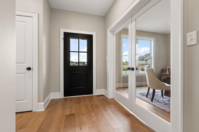 2230 Redwood Lane, Chesterton, IN 46304