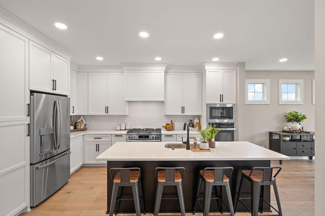 2230 Redwood Lane, Chesterton, IN 46304