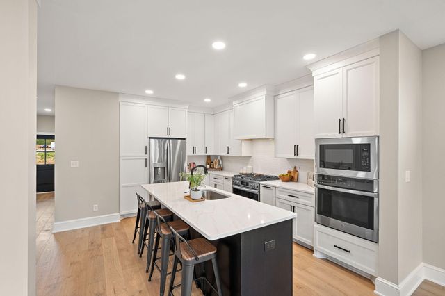 2230 Redwood Lane, Chesterton, IN 46304