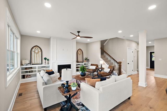 2230 Redwood Lane, Chesterton, IN 46304