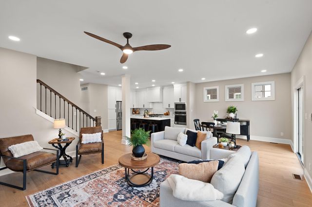 2230 Redwood Lane, Chesterton, IN 46304