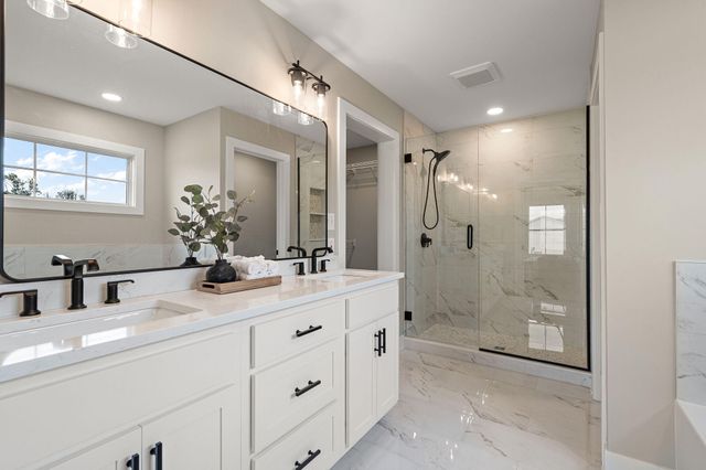 2230 Redwood Lane, Chesterton, IN 46304