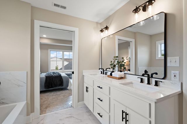 2230 Redwood Lane, Chesterton, IN 46304