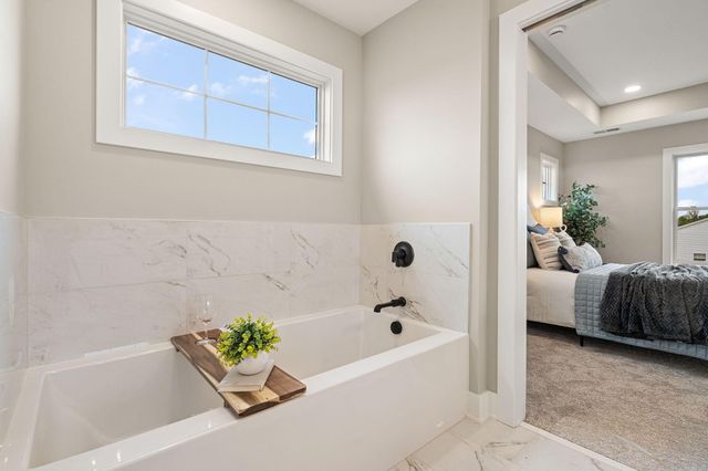 2230 Redwood Lane, Chesterton, IN 46304