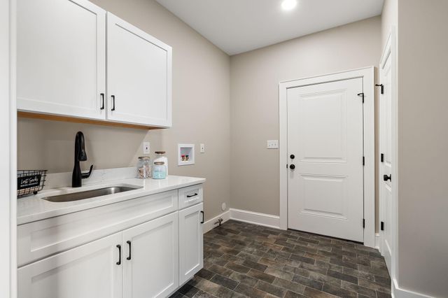 2230 Redwood Lane, Chesterton, IN 46304