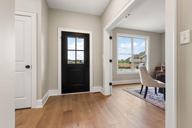 2230 Redwood Lane, Chesterton, IN 46304