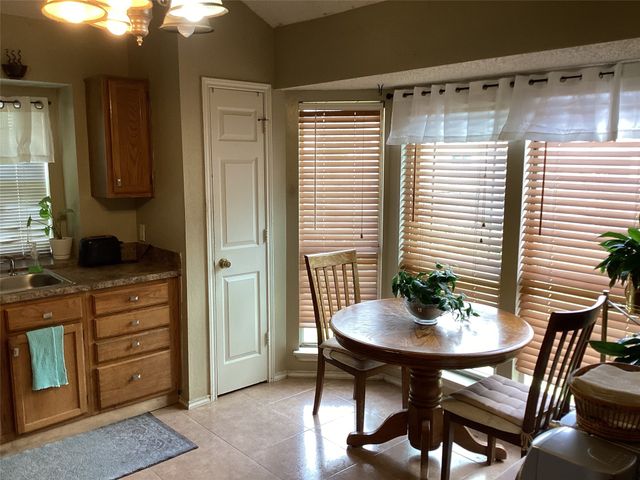 702 Rawlins Drive, Lancaster, TX 75146