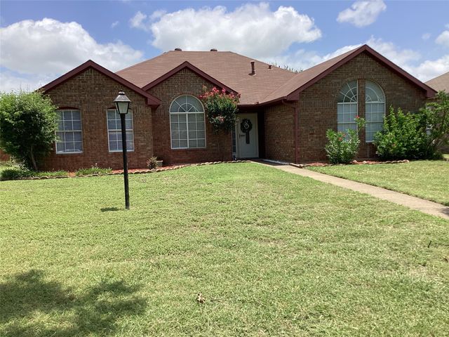 702 Rawlins Drive, Lancaster, TX 75146