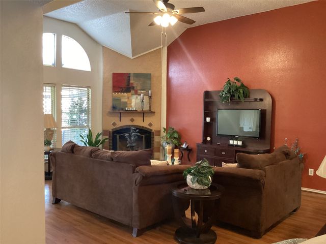 702 Rawlins Drive, Lancaster, TX 75146