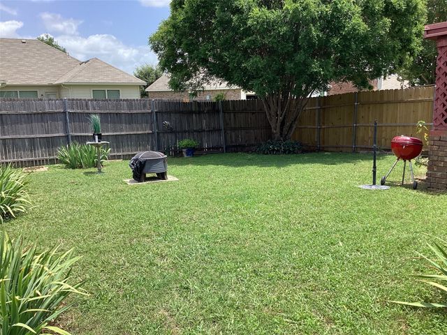 702 Rawlins Drive, Lancaster, TX 75146