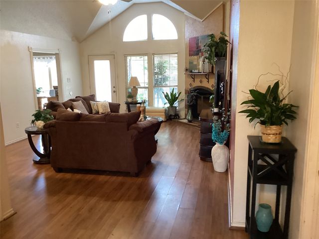 702 Rawlins Drive, Lancaster, TX 75146
