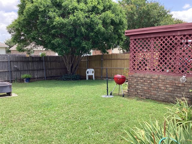 702 Rawlins Drive, Lancaster, TX 75146