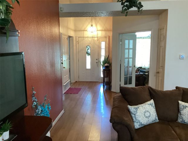 702 Rawlins Drive, Lancaster, TX 75146