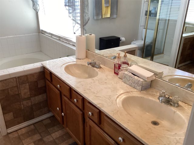 702 Rawlins Drive, Lancaster, TX 75146