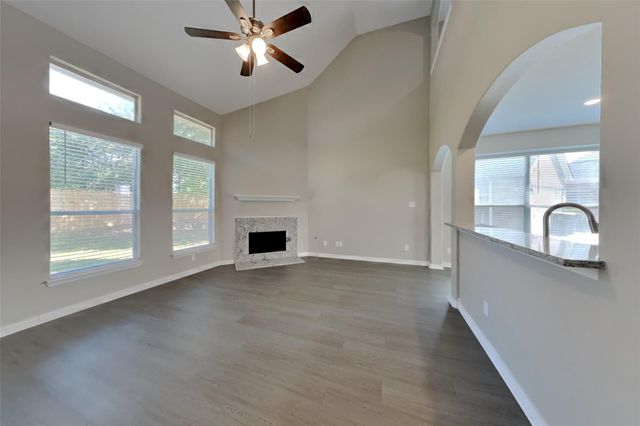8000 N Tarrytown Crossing Drive, Conroe, TX 77304