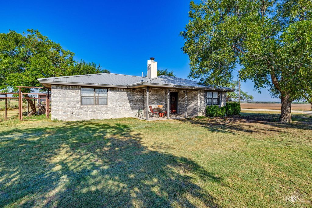 Image 1 of property listing at 5601 Mullins Crossing Road, Miles, TX 76861