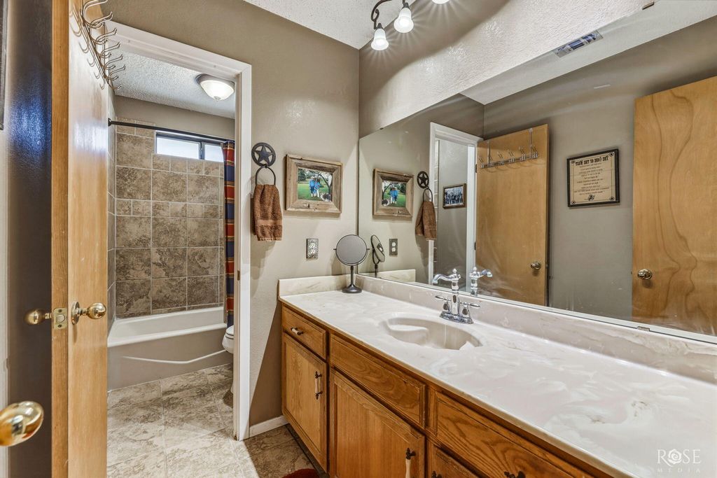 Image 17 of property listing at 5601 Mullins Crossing Road, Miles, TX 76861