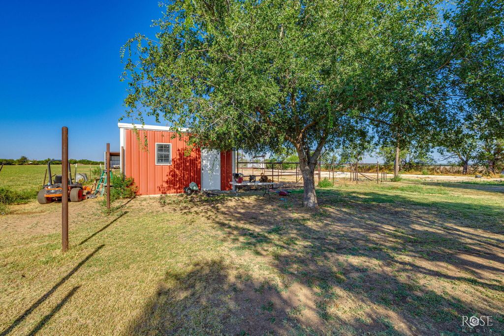 Image 26 of property listing at 5601 Mullins Crossing Road, Miles, TX 76861