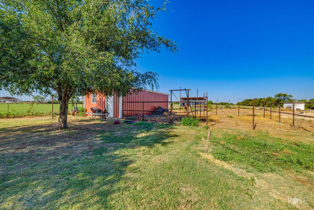Image 27 of property listing at 5601 Mullins Crossing Road, Miles, TX 76861