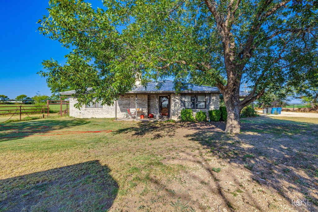 Image 4 of property listing at 5601 Mullins Crossing Road, Miles, TX 76861