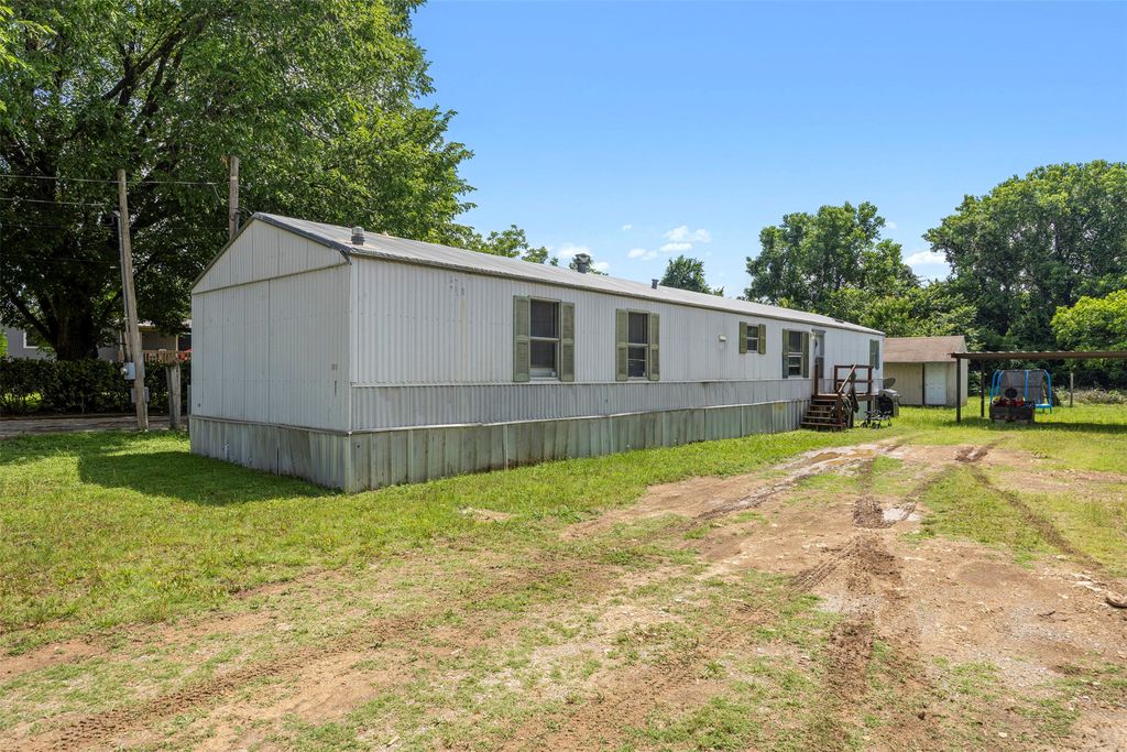 105 Syble Jean Drive, Burleson, TX 76028
