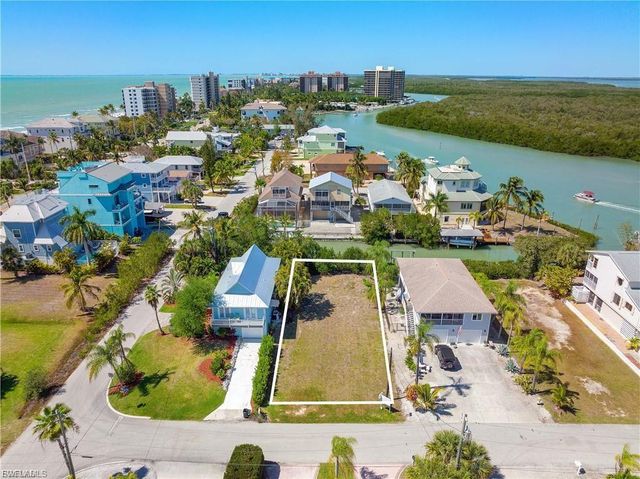 6014 Cypress LN, Bonita Springs, FL 34134