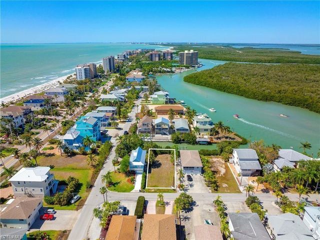 6014 Cypress LN, Bonita Springs, FL 34134