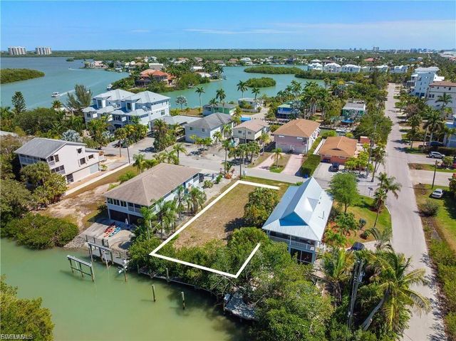 6014 Cypress LN, Bonita Springs, FL 34134