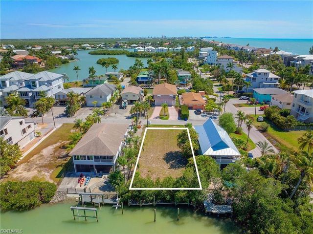 6014 Cypress LN, Bonita Springs, FL 34134