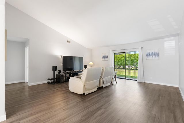 6731 Bridlewood Court, Boca Raton, FL 33433