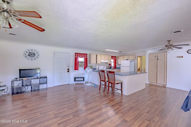 620 S Raleigh Street, Wallace, NC 28466