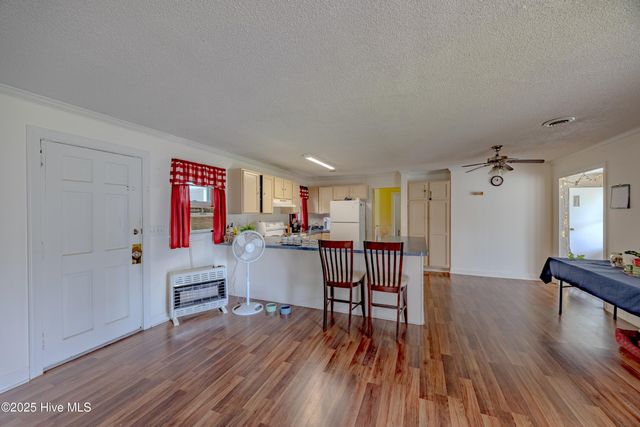 620 S Raleigh Street, Wallace, NC 28466