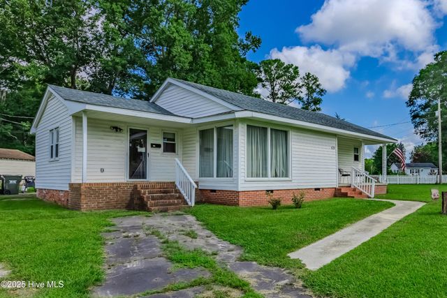 620 S Raleigh Street, Wallace, NC 28466