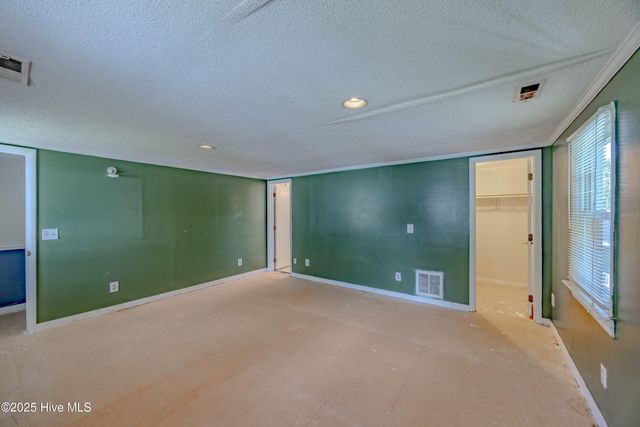 620 S Raleigh Street, Wallace, NC 28466