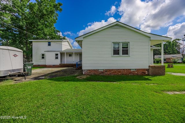 620 S Raleigh Street, Wallace, NC 28466