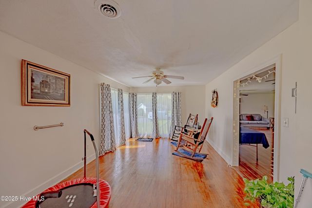 620 S Raleigh Street, Wallace, NC 28466