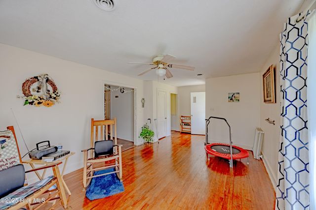 620 S Raleigh Street, Wallace, NC 28466